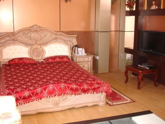 Hotel Crystal Palace Дханолти Экстерьер фото